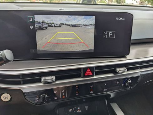 Certified 2024 Kia Sorento LX image 25