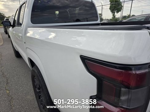 Used 2023 Nissan Frontier SV RWD image 7