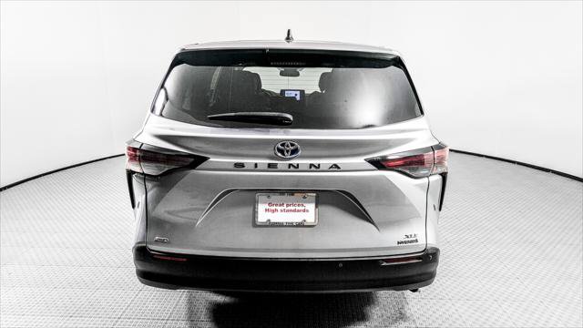 Used 2023 Toyota Sienna XLE AWD/4WD image 7
