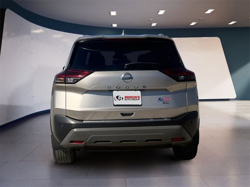 Used 2021 Nissan Rogue SL w/ Premium Package image 4