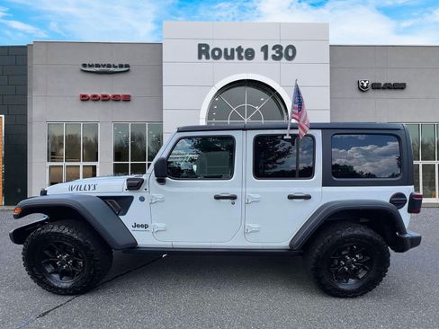 Used 2024 Jeep Wrangler Unlimited AWD/4WD image 5