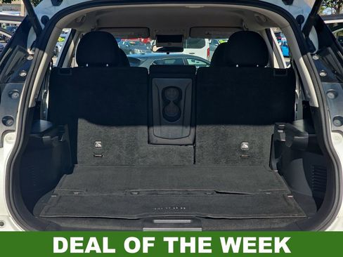 Used 2018 Nissan Rogue SV image 12