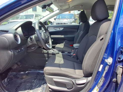 Used 2024 Kia Forte LXS w/ LXS Technology Package FWD image 17
