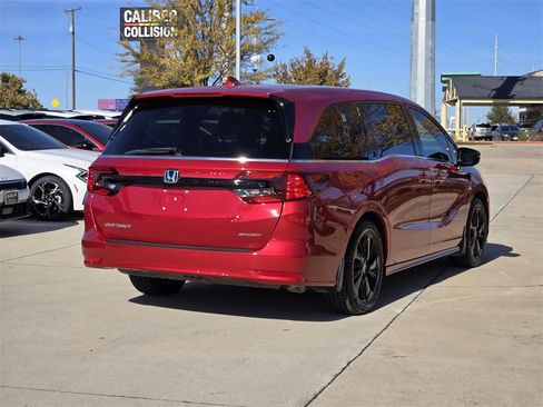 Used 2023 Honda Odyssey Sport image 4