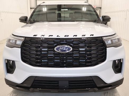 New 2026 Ford Explorer ST-Line w/ ST-Line Street Pack AWD/4WD image 3