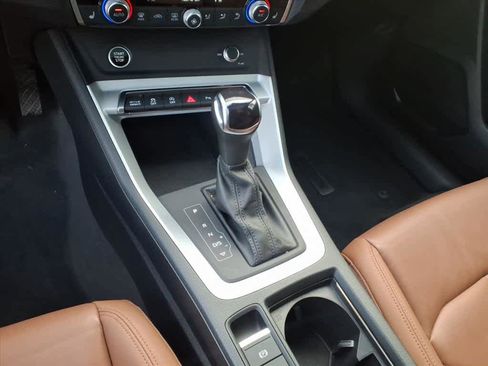 Used 2023 Audi Q3 2.0T Premium w/ Convenience Package image 9