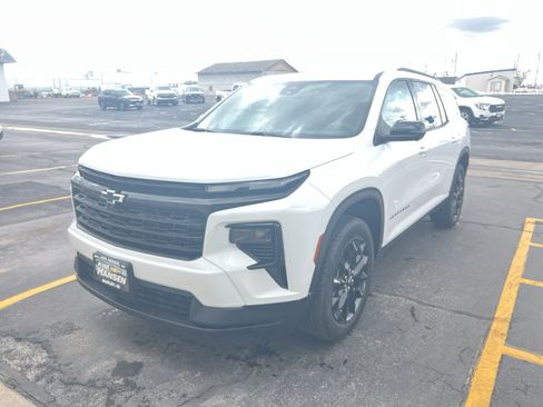 New 2026 Chevrolet Traverse LT image 8