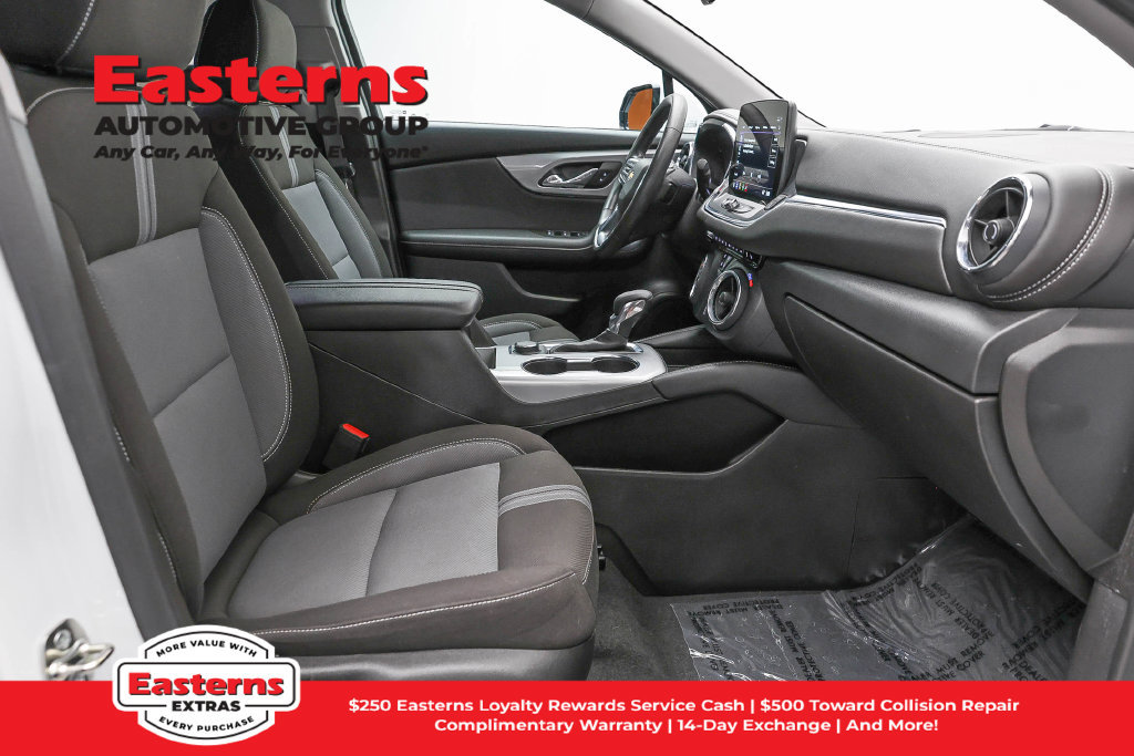 Used 2025 Chevrolet Blazer LT FWD image 25