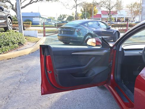 Used 2023 Tesla Model 3 Standard Range image 21