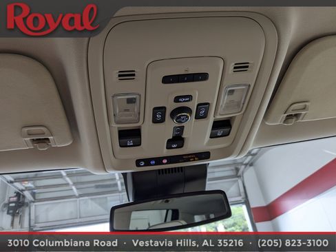 Used 2024 GMC Yukon XL Denali image 27