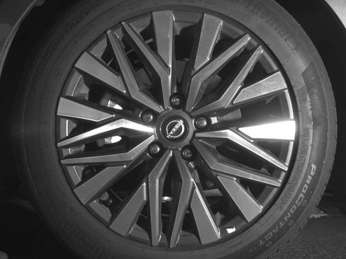 Used 2025 Nissan Altima 2.5 SV image 12