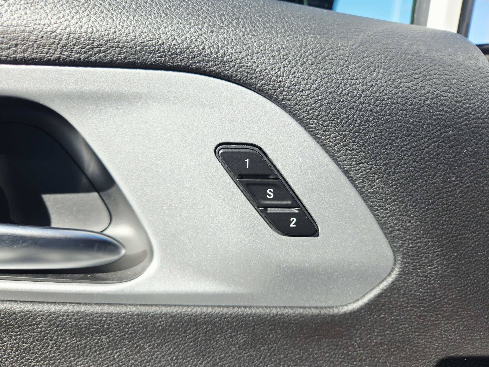 Used 2024 Chrysler Pacifica Touring-L w/ S Appearance Package FWD image 38