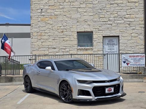 Used 2018 Chevrolet Camaro ZL1 RWD image 1