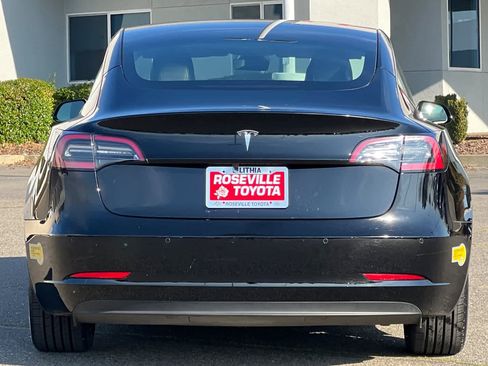 Used 2022 Tesla Model 3 image 8