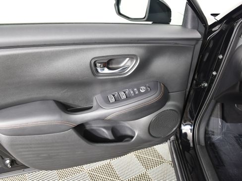 Certified 2025 Honda HR-V Sport image 35