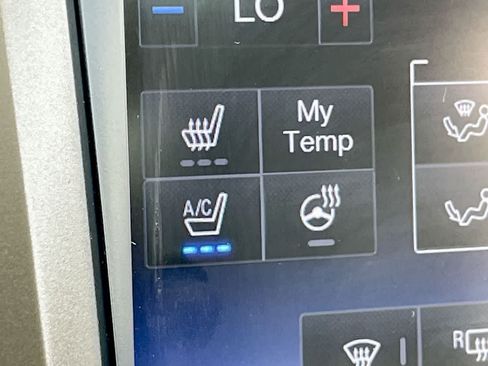 Used 2013 Lincoln MKX AWD image 24