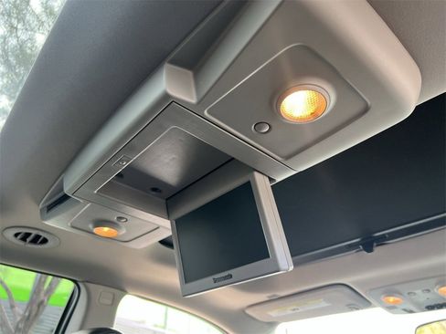 Used 2015 Buick Enclave Premium image 16