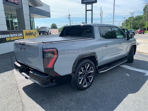 Used 2025 GMC Sierra EV Denali AWD/4WD image 8