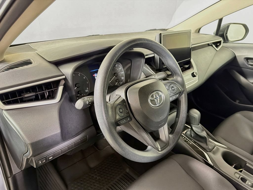 Used 2025 Toyota Corolla LE FWD image 10