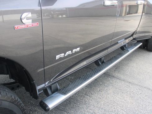 Used 2019 RAM 3500 Tradesman w/ Chrome Appearance Group image 11