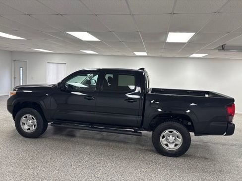 Used 2019 Toyota Tacoma SR image 4