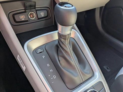 New 2025 Hyundai Venue SEL image 16