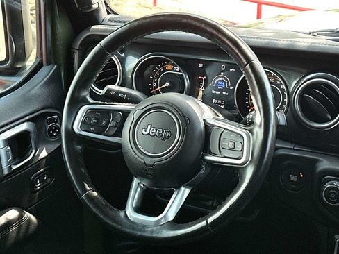 Used 2020 Jeep Wrangler Unlimited Sahara AWD/4WD image 27