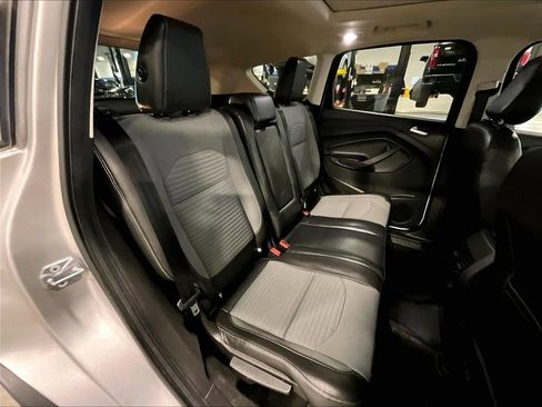 Used 2018 Ford Escape SE w/ SE Sport Appearance Package AWD/4WD image 16