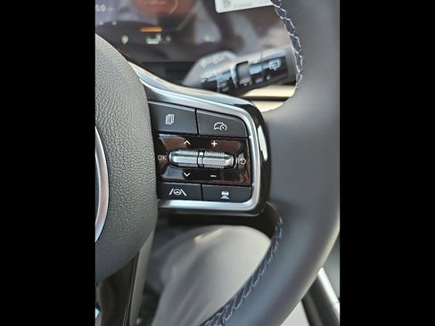 New 2026 Kia Carnival SX image 16