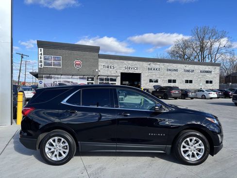 Used 2018 Chevrolet Equinox LT FWD image 2
