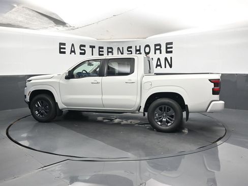New 2025 Nissan Frontier SV w/ SV Convenience Package image 3