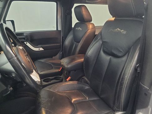 Used 2014 Jeep Wrangler Polar Edition image 17