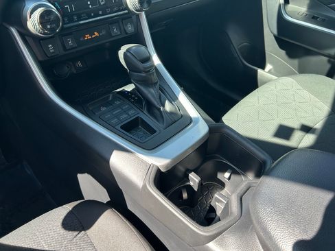 Used 2024 Toyota RAV4 XLE AWD/4WD image 18