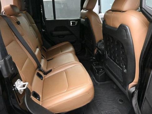 Used 2023 Jeep Gladiator Rubicon w/ LED Lighting Group AWD/4WD image 28