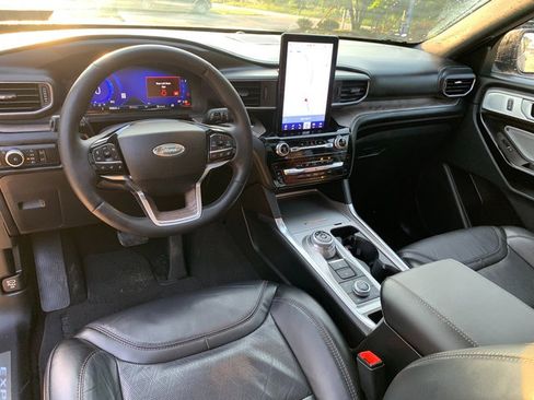 Used 2022 Ford Explorer Platinum w/ Equipment Group 601A AWD/4WD image 25
