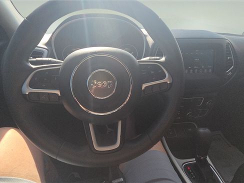 Used 2021 Jeep Compass Sport image 8