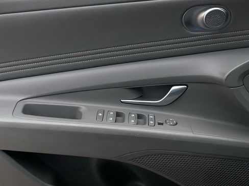 Used 2025 Hyundai Elantra Sport FWD image 20