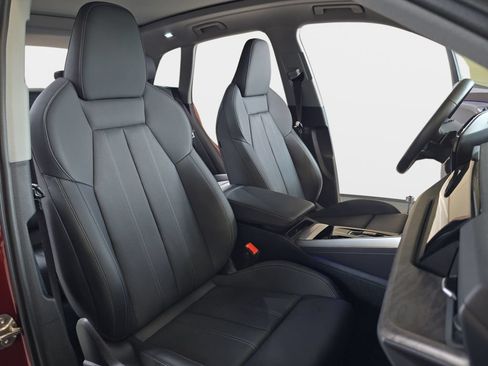 Used 2025 Audi Q5 Premium Plus w/ Premium Plus AWD/4WD image 12