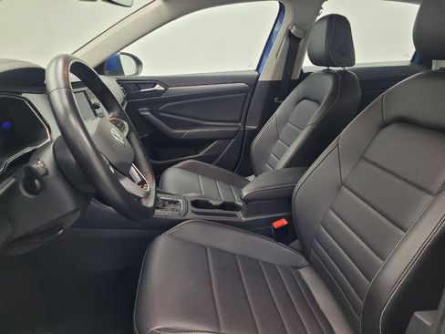 Used 2024 Volkswagen Jetta SE FWD image 17