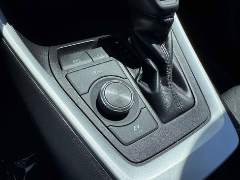 Used 2023 Toyota RAV4 AWD Hybrid image 32