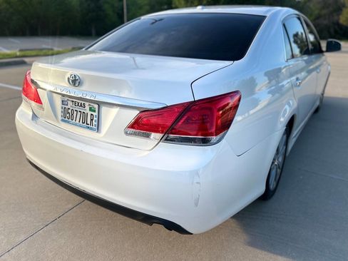 Used 2011 Toyota Avalon Limited FWD image 6