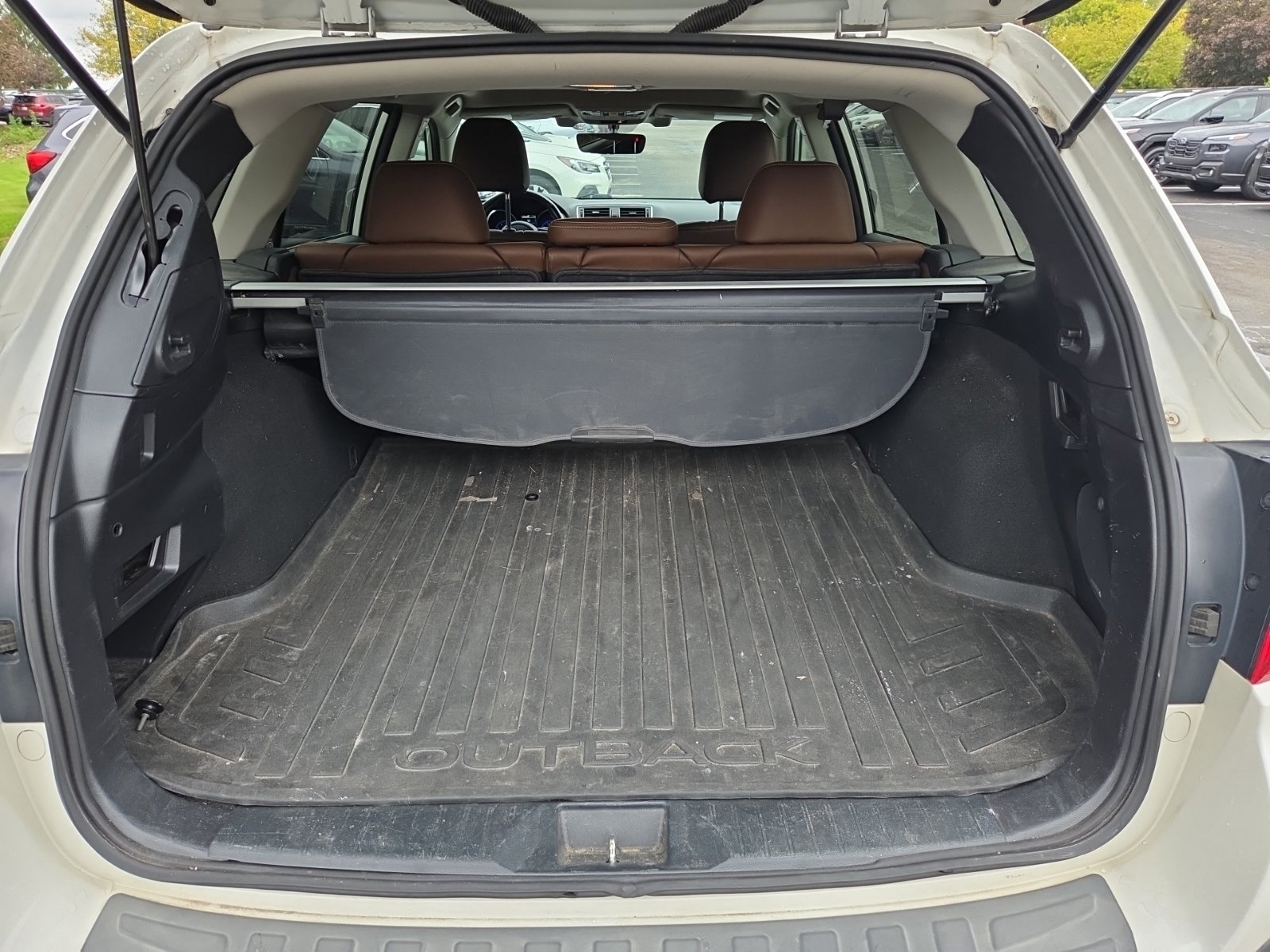 Used 2018 Subaru Outback 2.5i Touring w/ Popular Package #3 AWD/4WD image 5