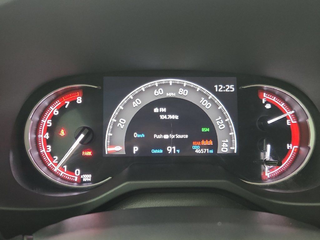 Used 2025 Toyota RAV4 XLE FWD image 22