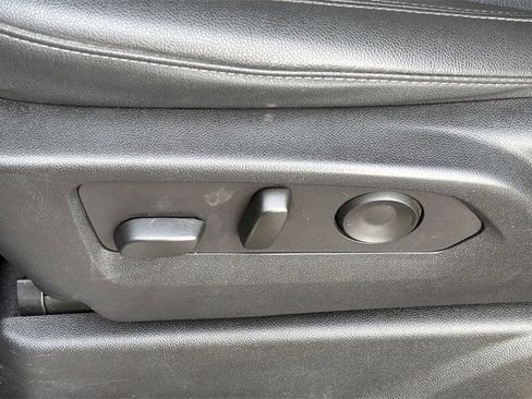 Used 2022 Chevrolet Tahoe LT w/ Luxury Package image 11