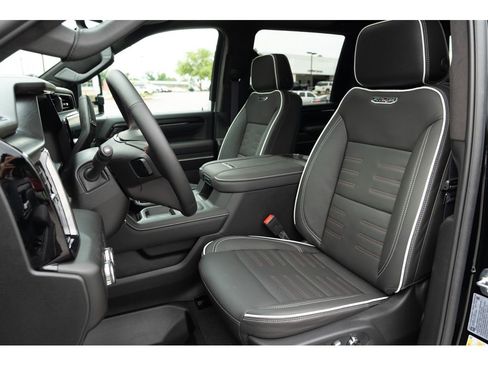 New 2026 GMC Sierra 2500 AT4X w/ LPO, Black Badging Package AWD/4WD image 12