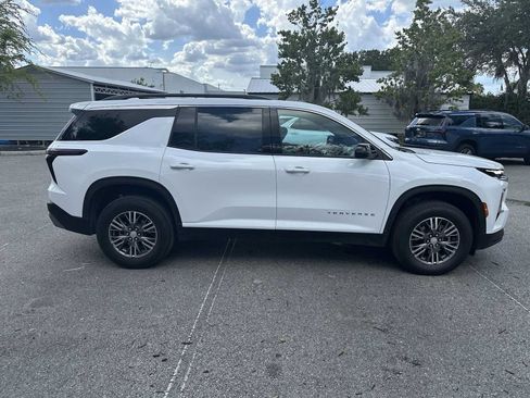 Certified 2025 Chevrolet Traverse LT FWD image 7