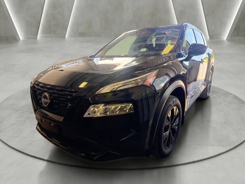 Used 2023 Nissan Rogue SV w/ SV Premium B Package AWD/4WD image 3