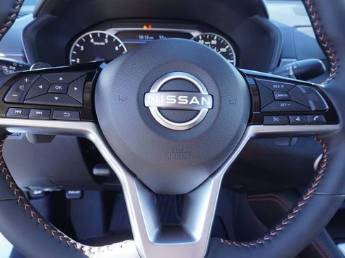 Used 2025 Nissan Altima 2.5 SR image 17