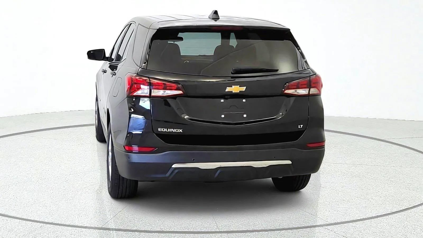 Used 2024 Chevrolet Equinox LT w/ LPO, Floor Liner Package FWD image 7