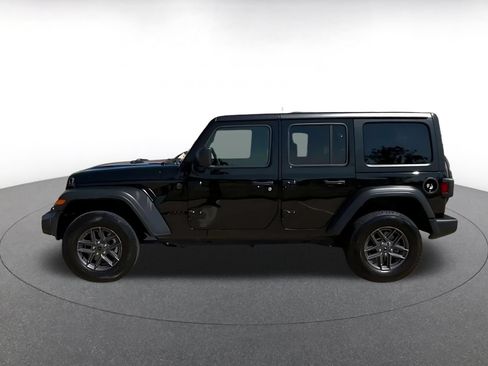 Used 2025 Jeep Wrangler Unlimited Sport AWD/4WD image 3